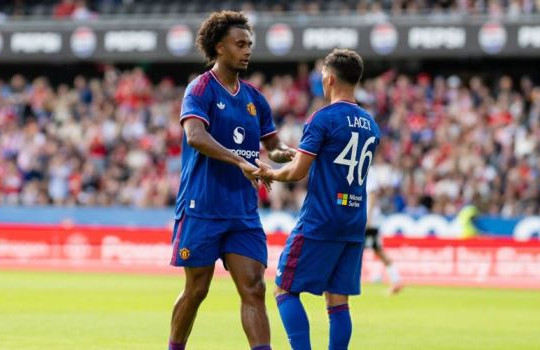 Zirkzee lập siêu phẩm, dàn sao trẻ Man Utd đè bẹp Rosenborg 5-0