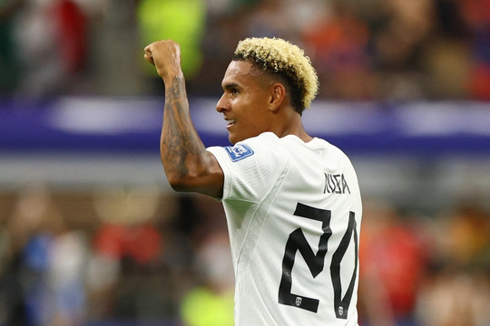Arsenal và Tottenham đối đầu trong cuộc đua giành Antonio Nusa giá 51 triệu bảng