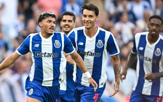 Porto khuất phục Aston Villa 2-1 trong màn thử nghiệm kịch tính tại Dragao