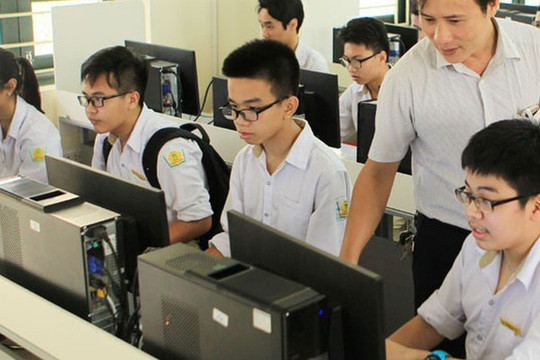 Giáo viên kiêm nhiệm công nghệ thông tin được giảm tiết dạy