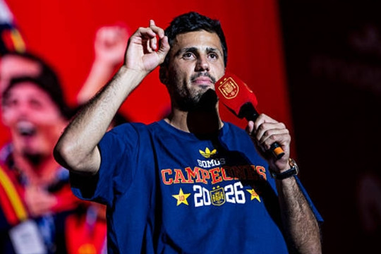 Real Madrid nhắm Rodri và 'bom tấn' 98 triệu bảng, Juventus chốt mượn Zirkzee