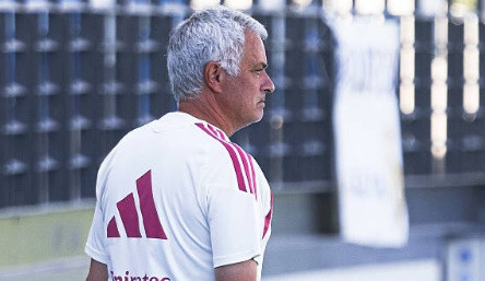 Jose Mourinho tái xuất Real Madrid: 'Người đặc biệt' cùng sứ mệnh tái thiết Bernabeu