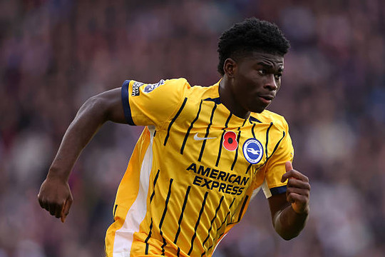 Carlos Baleba và bài toán tuyến giữa Manchester United trong kế hoạch tái thiết dài hạn