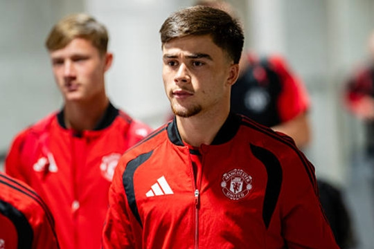Manchester United rao bán Harry Amass với giá 6 triệu bảng sau thay đổi chiến thuật