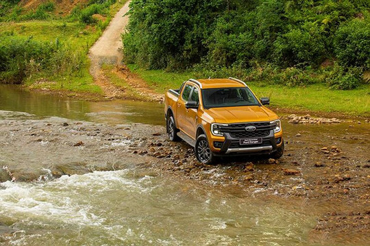 Ford Ranger 2026: Bảng giá lăn bánh chi tiết và đánh giá sức mạnh vua bán tải