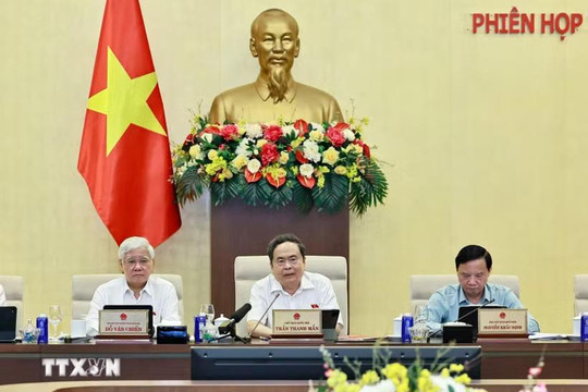 Hoàn thiện cơ chế điều tiết, thúc đẩy thị trường bất động sản phát triển lành mạnh