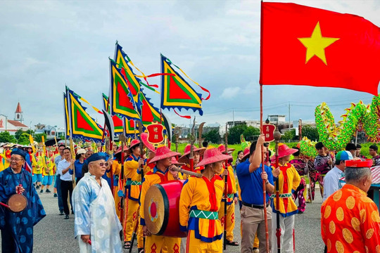 Rộn ràng Lễ hội Cầu ngư ở các làng biển phía Đông Lâm Đồng