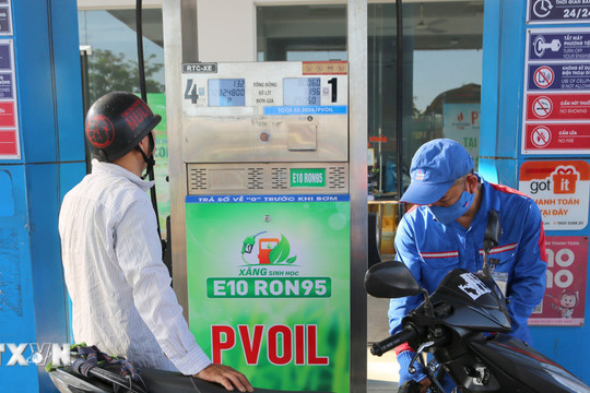 Bộ Công Thương điều chỉnh giá xăng dầu, E10RON95-III ở mức 22.859 đồng mỗi lít