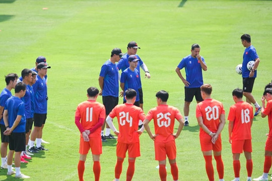 Bài toán bản lĩnh của tuyển Việt Nam trước hai cuộc đối đầu Singapore và Indonesia