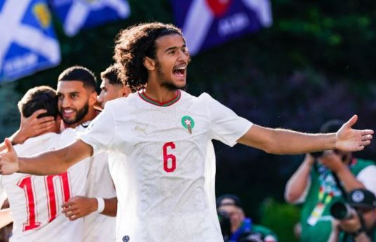 Man City quyết thâu tóm thần đồng Ligue 1, Manchester United hỏi mua Lewis Hall