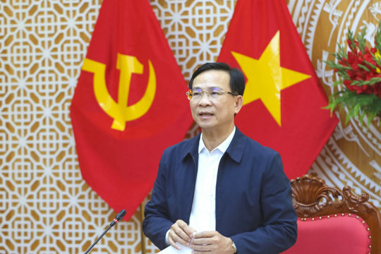 Chủ tịch UBND tỉnh Lâm Đồng Hồ Văn Mười làm việc với Cục Thống kê về tăng trưởng GRDP