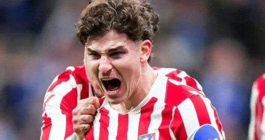 Barcelona bác bỏ đơn kiện từ Atletico Madrid, dốc toàn lực vì Julian Alvarez