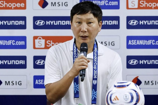 HLV Kim Sang-sik lý giải quyết định thay Quang Hải muộn sau trận hòa Singapore tại ASEAN Cup 2026