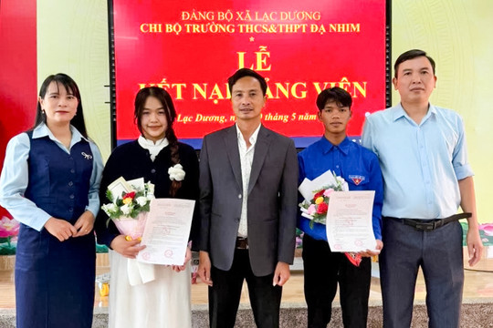 Phát triển Ðảng trong trường học vùng đồng bào dân tộc thiểu số