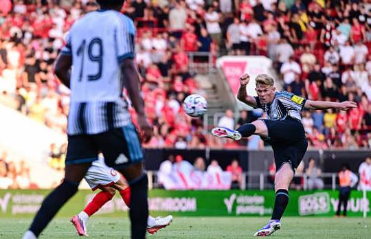 Manchester United nhắm Lewis Hall: Thương vụ 60 triệu bảng và khát khao tới Old Trafford