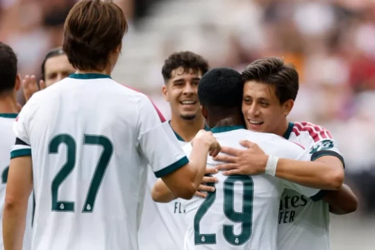 Endrick tỏa sáng, Real Madrid hòa Fiorentina 2-2 trong trận giao hữu trên đất Áo