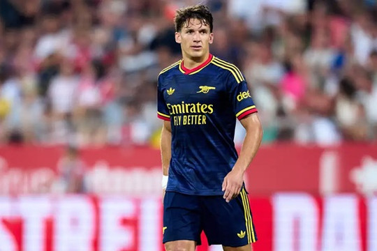 Arsenal đè bẹp Girona 4-1: Tân binh Christos Tzolis và thần đồng 16 tuổi rực sáng
