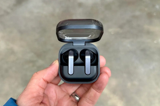 Galaxy Buds 4 Pro sống sót sau 50 phút giặt máy: Bí quyết xử lý và giới hạn IP57