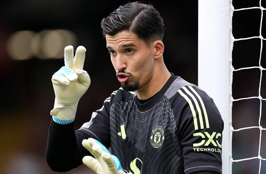 Altay Bayindir chia tay Manchester United gia nhập Celta Vigo theo dạng cho mượn