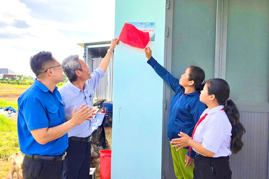 “Ngôi nhà nhân ái” chắp cánh ước mơ đến trường