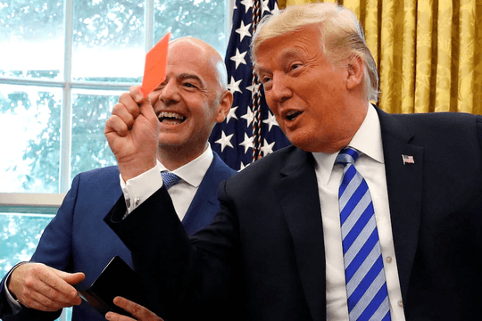 Ghế chủ tịch FIFA của Gianni Infantino lung lay trước làn sóng quay lưng toàn cầu
