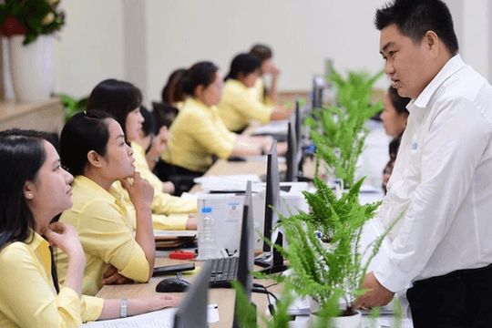 Chế độ với công chức lãnh đạo, quản lý sau khi thôi giữ chức vụ, từ chức, miễn nhiệm