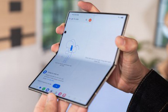 Giải mã tỷ lệ màn hình mới trên Z Fold 8: Vì sao Samsung chọn dáng "ví thông minh"?