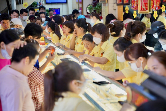 Cập nhật giá vàng sáng 6/8/2026: SJC, nhẫn trơn 9999 BTMC DOJI Phú Quý