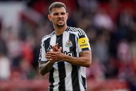 Arsenal tiến sát Bruno Guimaraes, kích hoạt kế hoạch mua thêm trung vệ và tiền đạo cánh