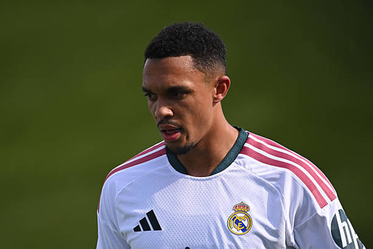 Quyết định của Thomas Tuchel biến Alexander-Arnold thành vũ khí nguyên tử tại Real Madrid
