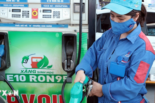 Xăng dầu trong nước đồng loạt giảm, E10RON95-III xuống còn 22.324 đồng/lít