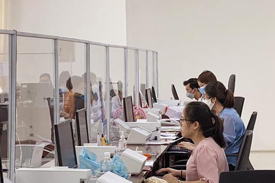 Kiến nghị xem xét mức lương công chức xã