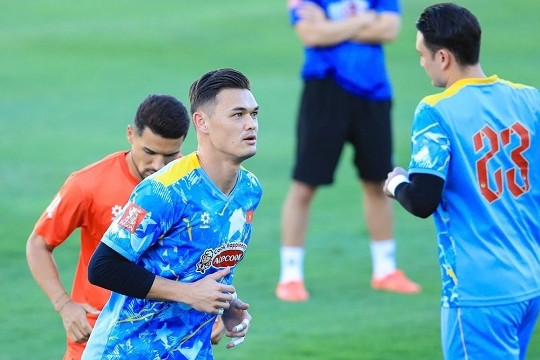 Tuyển Việt Nam tính bài toán xoay tua tại ASEAN Cup 2026 và màn đáp trả nảy lửa của Hoàng Hên