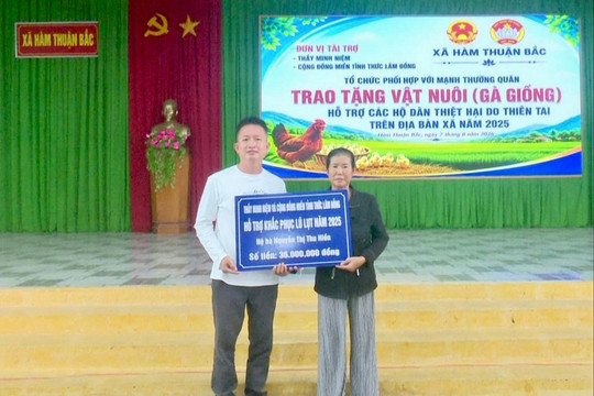 Hỗ trợ 13.000 gà con giống cho người dân Hàm Thuận Bắc