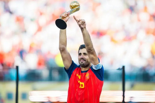 Rodri từ chối Real Madrid để gia nhập Barcelona: Thương vụ quay xe hè 2026