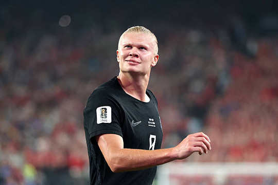 Erling Haaland nhắn gửi James Trafford sau thương vụ kỷ lục gia nhập Leeds United
