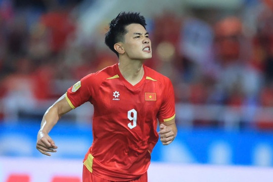 Đình Bắc lập cú đúp giúp tuyển Việt Nam hạ Campuchia 3-1 và áp lực cạnh tranh suất đá chính