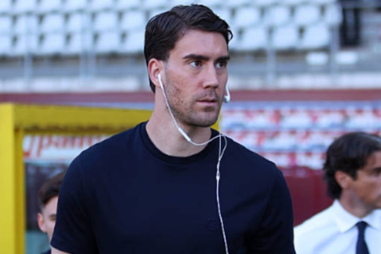 Barcelona nhắm 3 phương án thay thế Julian Alvarez để tái thiết hàng công ở mùa giải mới