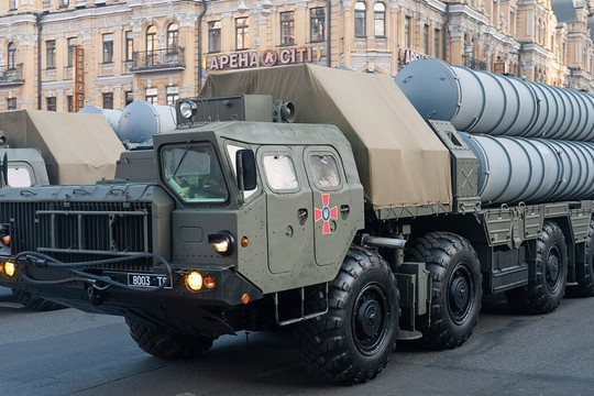 Ukraine nâng cấp tên lửa S-300 cùng Mỹ và Nga cải tiến drone Gerbera bằng động cơ Shahed