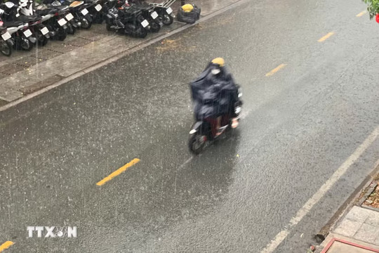 Thời tiết ngày 9/8: Bắc Bộ và Trung Bộ ngày nắng nóng, Nam Bộ có mưa dông
