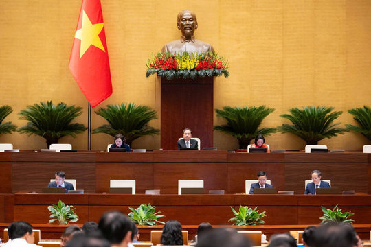 ĐBQH tỉnh Lâm Đồng góp ý hoàn thiện pháp luật về ngân hàng và phòng, chống rửa tiền