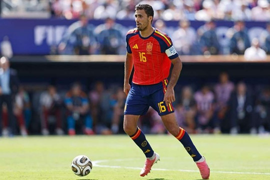 Barcelona chốt phí chuyển nhượng 55 triệu euro để sở hữu tiền vệ Rodri từ Manchester City