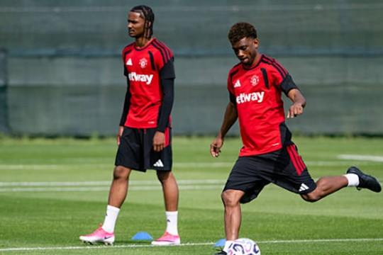 Man Utd từ bỏ du đấu thương mại: Bước ngoặt chiến thuật tại Carrington trước mùa giải 2026/27