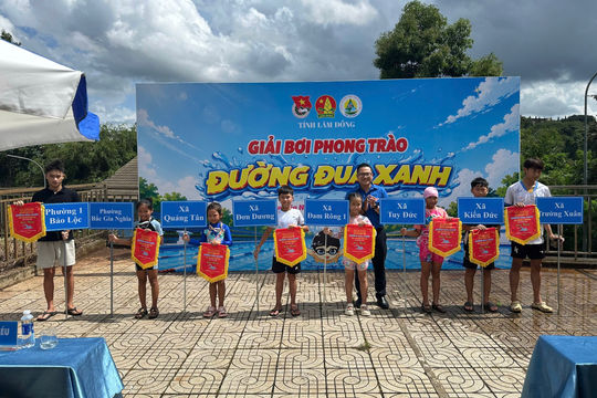 Sôi nổi Giải bơi phong trào “Đường đua xanh” tại Tây Lâm Đồng