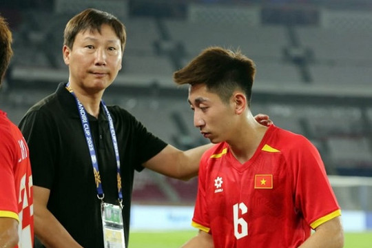 HLV Kim Sang Sik chốt bộ khung tuyển Việt Nam đấu Malaysia tại bán kết ASEAN Cup 2026