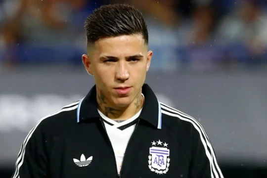 Chelsea ra tối hậu thư buộc Manchester City phải chi đủ 120 triệu bảng vụ Enzo Fernandez