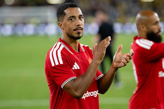 Bộ đôi Youri Tielemans và Andrey Santos giúp MU lột xác tuyến giữa dưới thời HLV Carrick