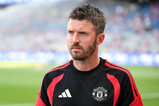 HLV Michael Carrick thúc giục Man United tiếp tục mua sắm tân binh trước khi thị trường đóng cửa