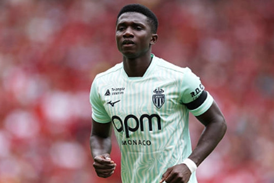 Man United quyết đấu Liverpool và Chelsea nhằm sở hữu tiền vệ Lamine Camara của Monaco