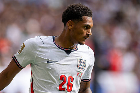 Arsenal nhắm trung vệ trẻ Jarell Quansah nhằm giải bài toán chấn thương William Saliba